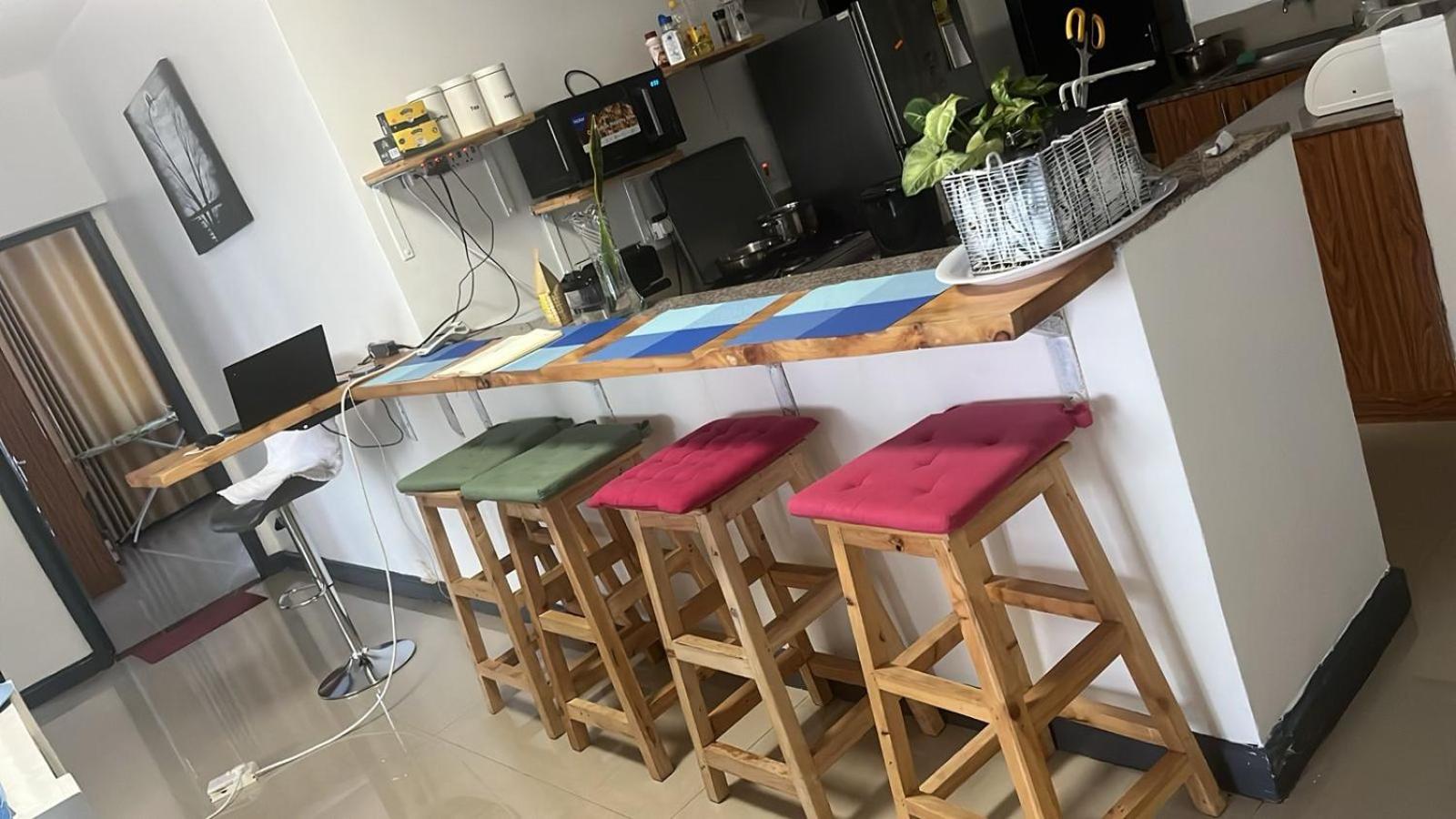 The Coffee Residences At Kings Millennium Apartments, Near Jki Airport 3 Bedroom Appartamento